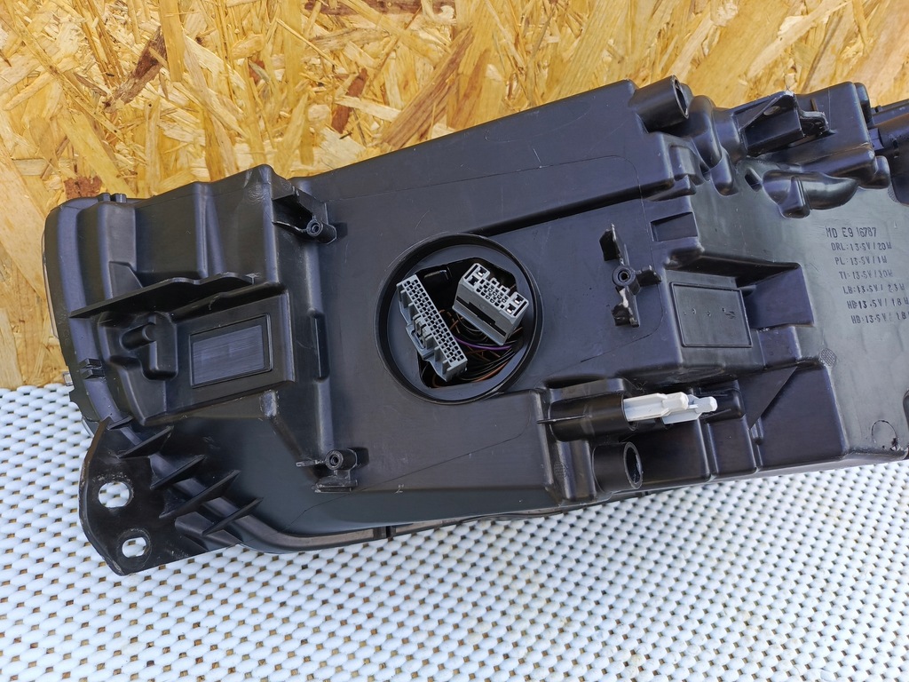 фото №9, Лампа перед права volvo xc40 mid lhd rh 31446785