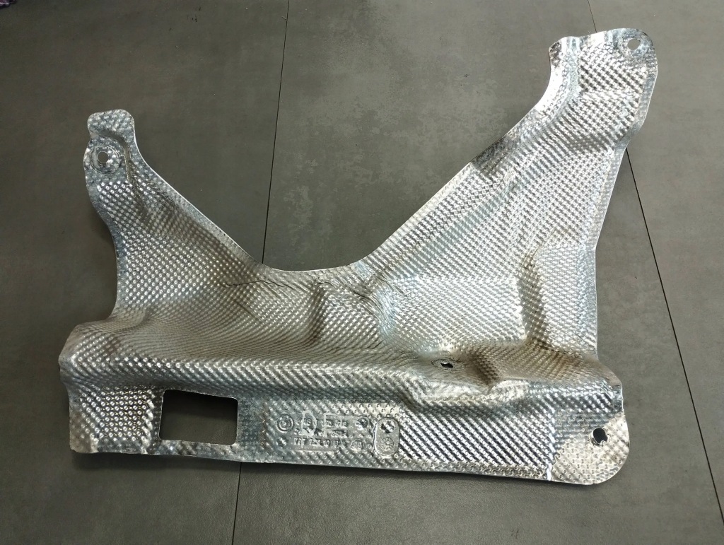 Bmw x6 e71 накладка теплова Ціна