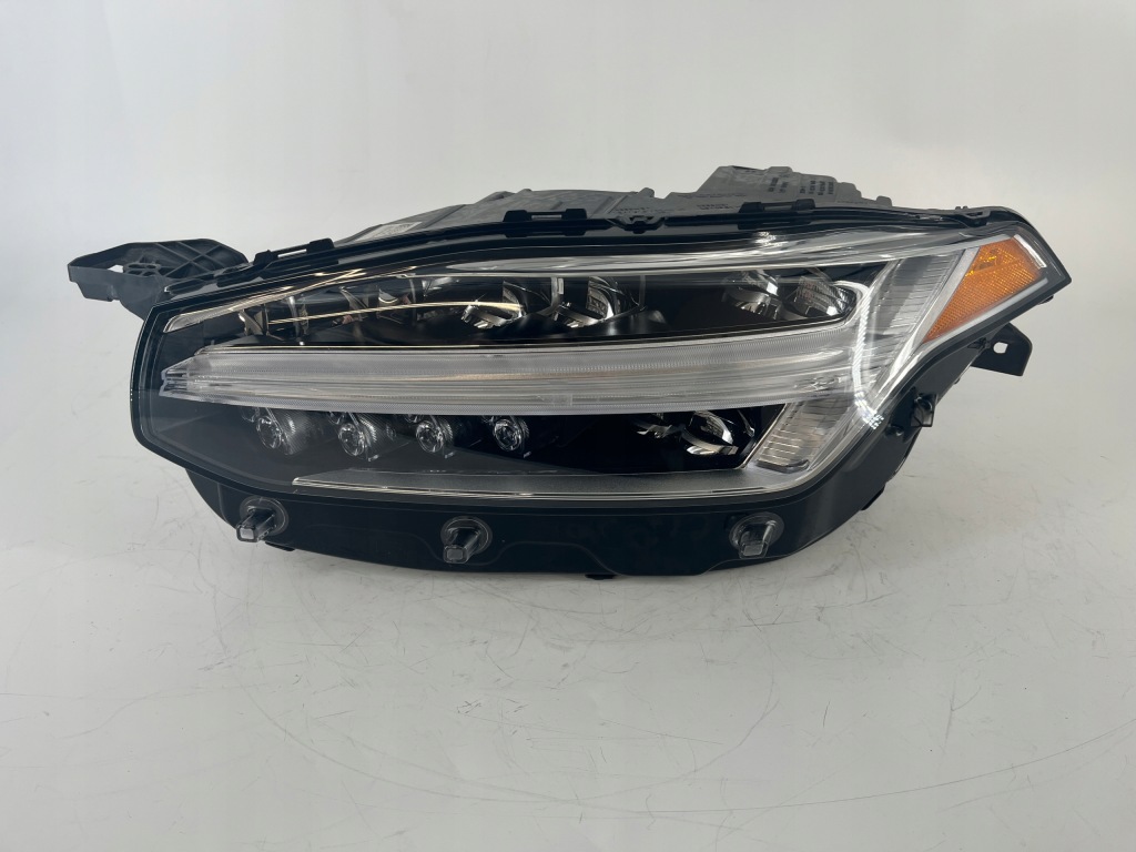 Купити Volvo xc90 2 америка full led фара ліва