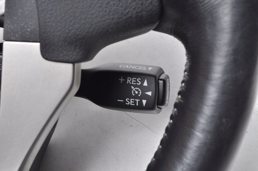 фото №9, Lexus is iii повітропровід шкіряний