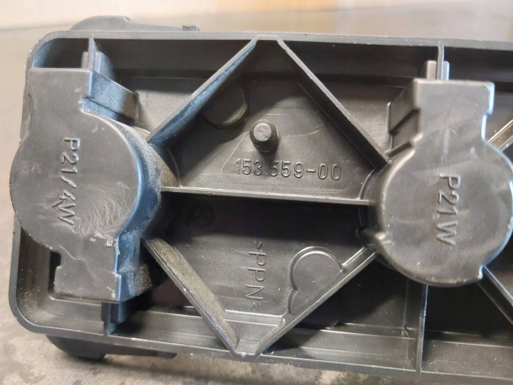 Вкладыш лампы задний правой mercedes-benz c w203 kombi 153559-00 153558-00 с Разборки