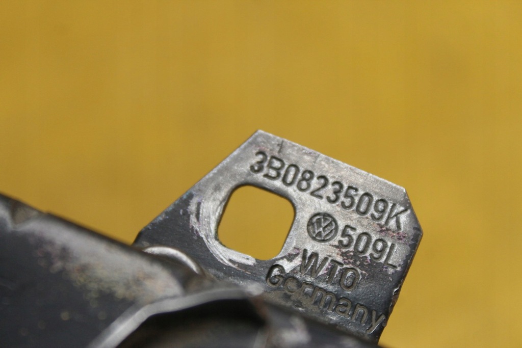 фото №5, Замок капот перед passat b5 3b0823509k