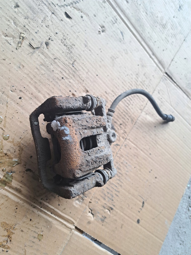 фото №1, Суппорт тормозной правый задняя mercedes a klasa w169 2.0 cdi