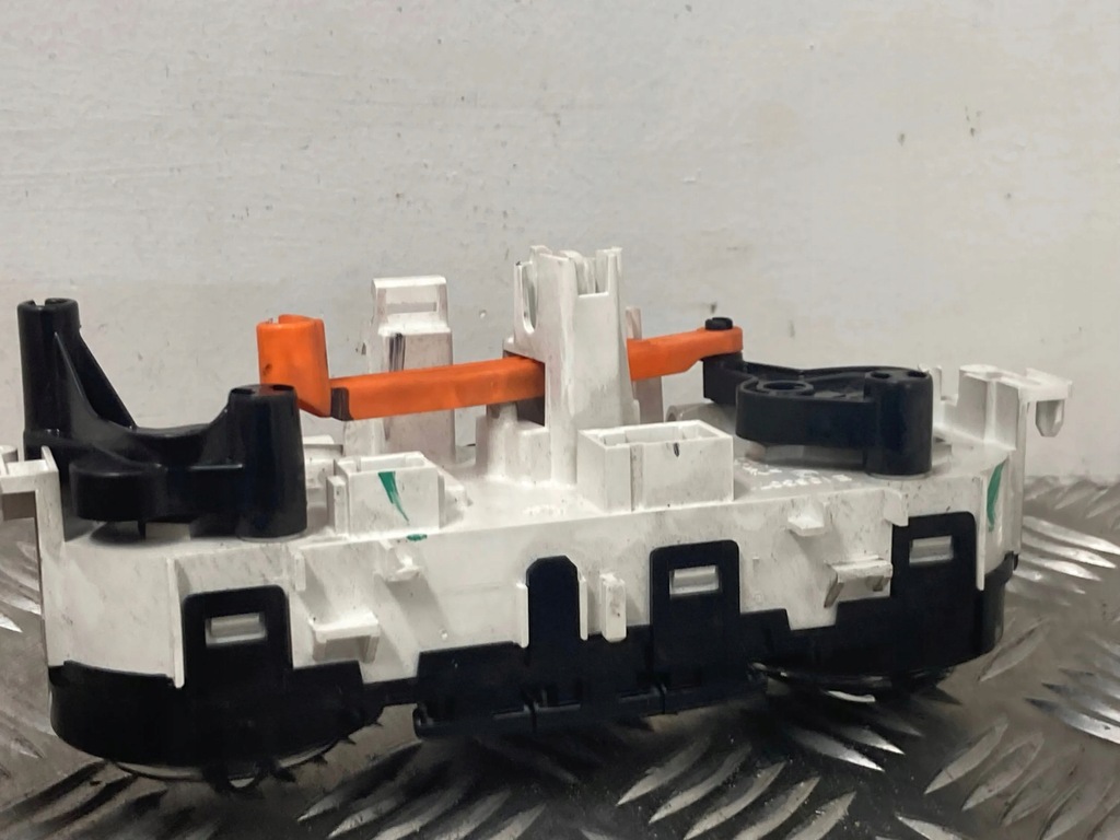 фото №9, Peugeot 208 2015 панель кондиціонера