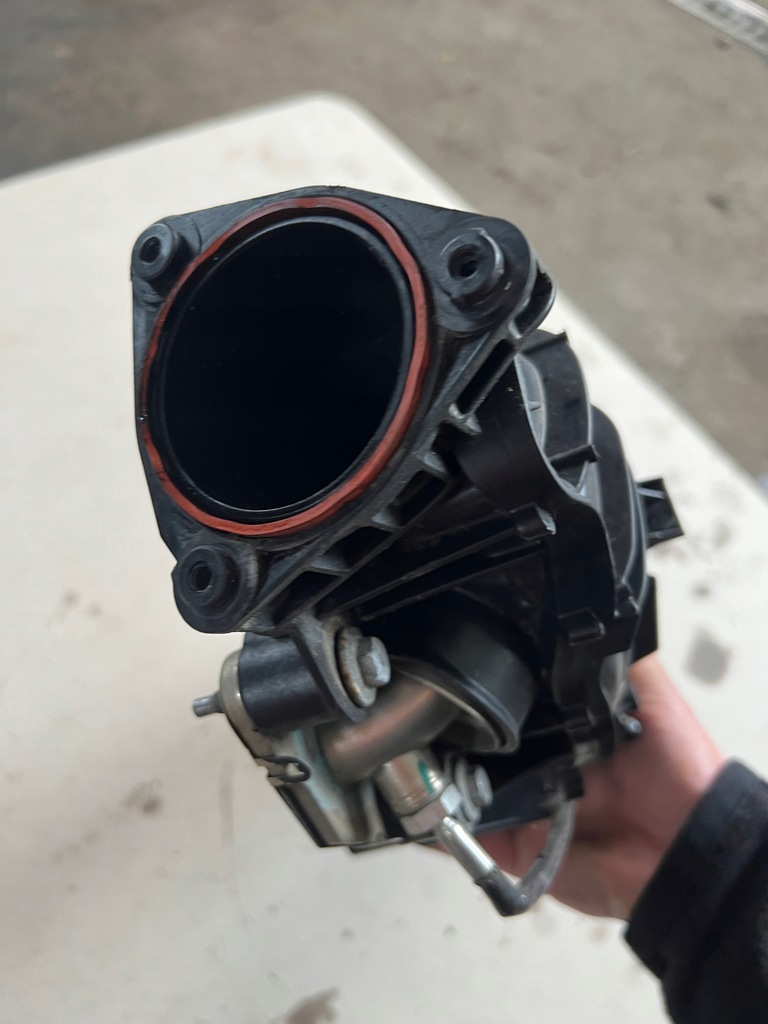 фото №5, Bmw 2 f45 f46 2.0d b47 коллектор всасывающий впускной