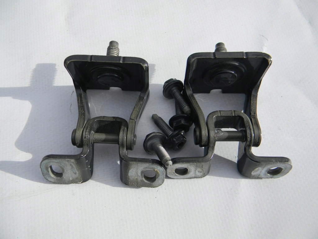 фото №1, Ap петли крышки 5g6827301 golf octavia superb