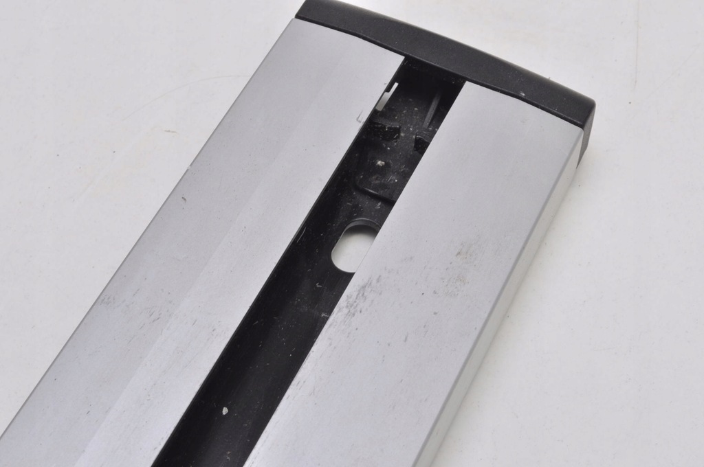 фото №13, Porsche macan напрямна напрямна багажника 8r0853556b