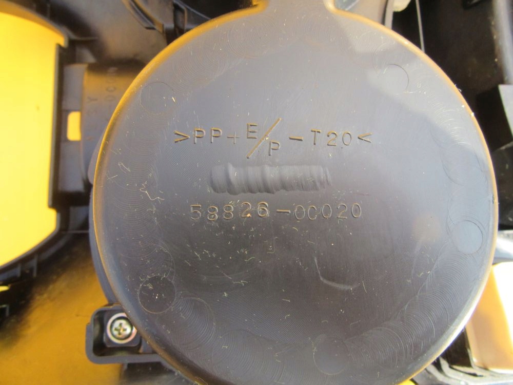 фото №10, Toyota sequoia 2001 бардачок захист рамка