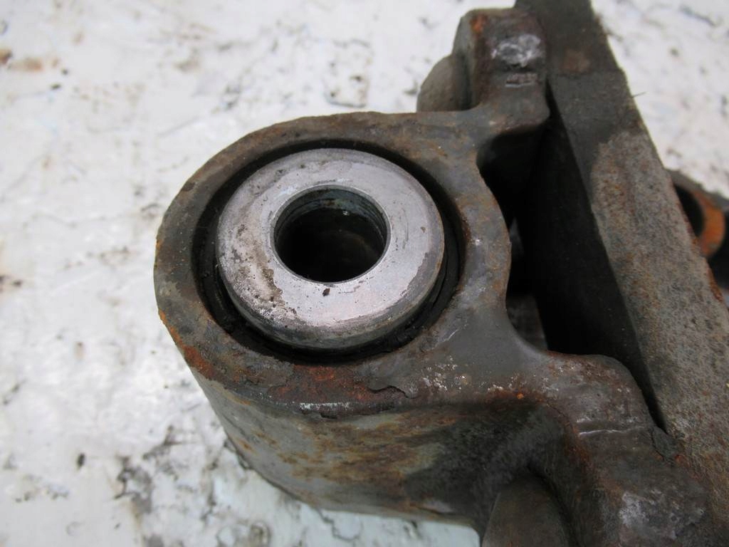 фото №10, Кронштейн кронштейн рессора перед левая volvo fh