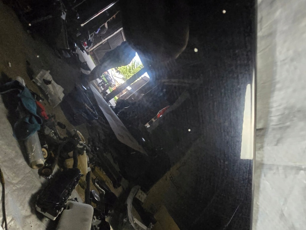 фото №5, Капот toyota prius plus 19 rok