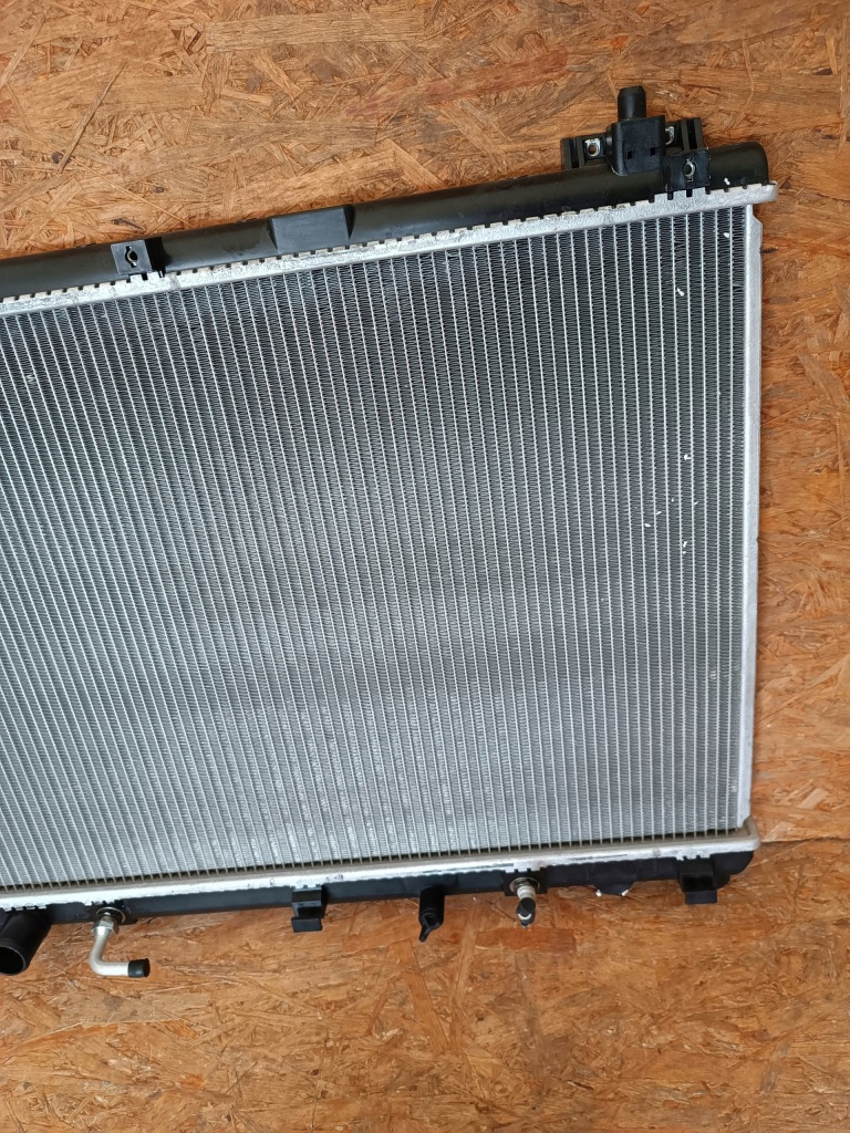 Радіатор води suzuki grand vitara 2005- 2.0 бензин автоматична коробка передач 17700-65j10 Оригінал