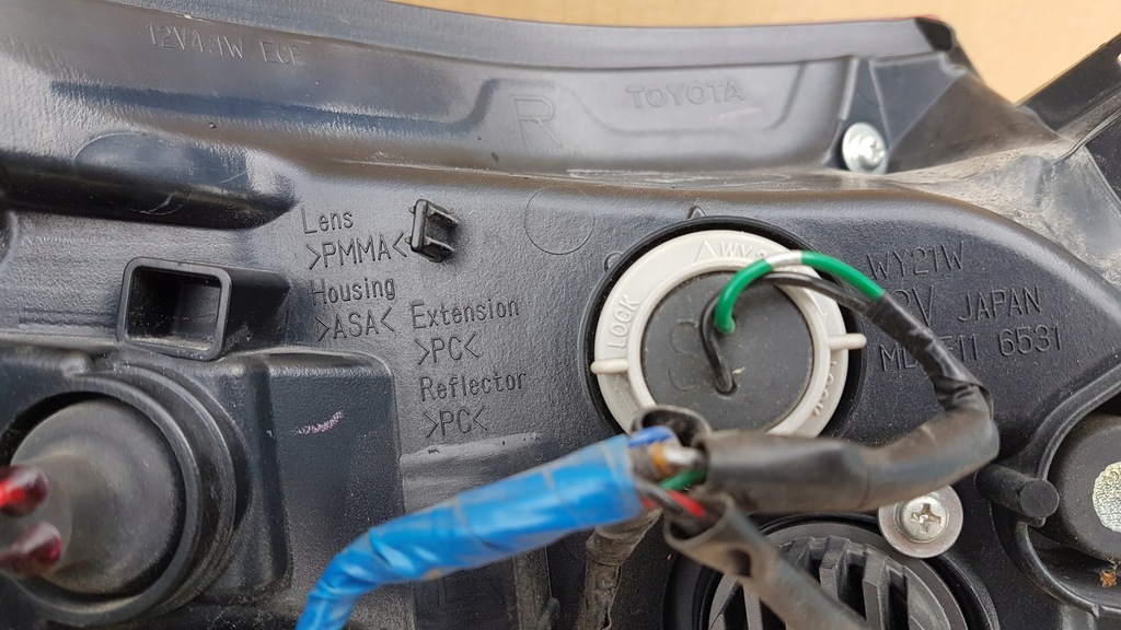 фото №13, Лампа задняя правая toyota camry led