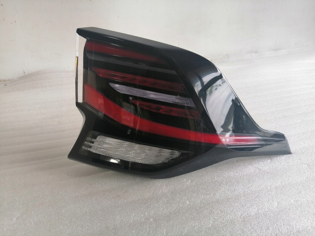 фото №1, Kia sportage v лампа задняя левая 92402-r2100