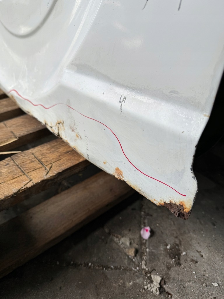 фото №8, Крышка багажника задняя задняя mitsubishi pajero i 1 82-90r.