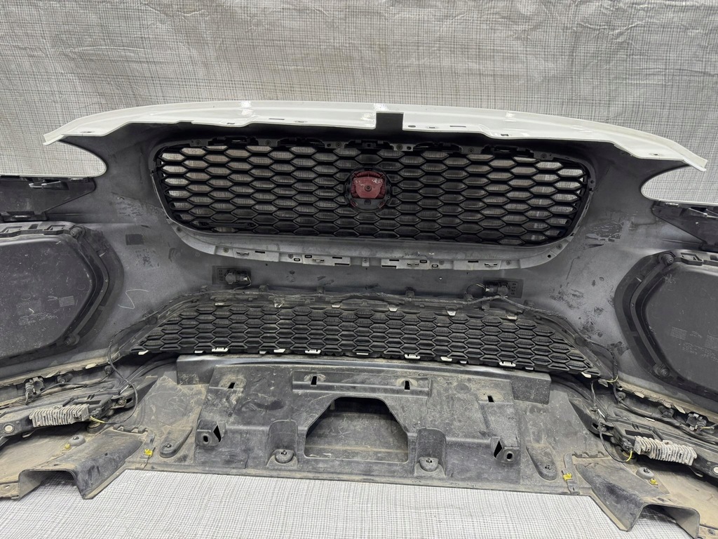 фото №9, Бампер передній r-dynamic 6-pdc jaguar e-pace 6-pdc