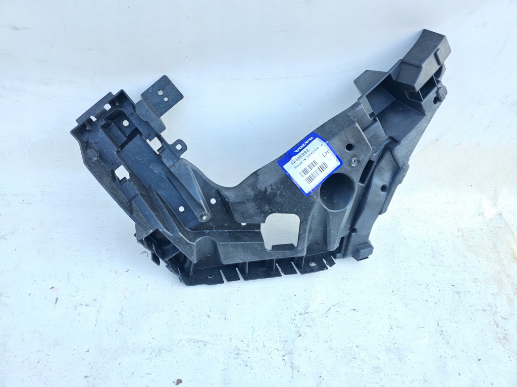 Направляющая кронштейн бампера левый правый volvo xc40 c40 17 - задний задняя Цена