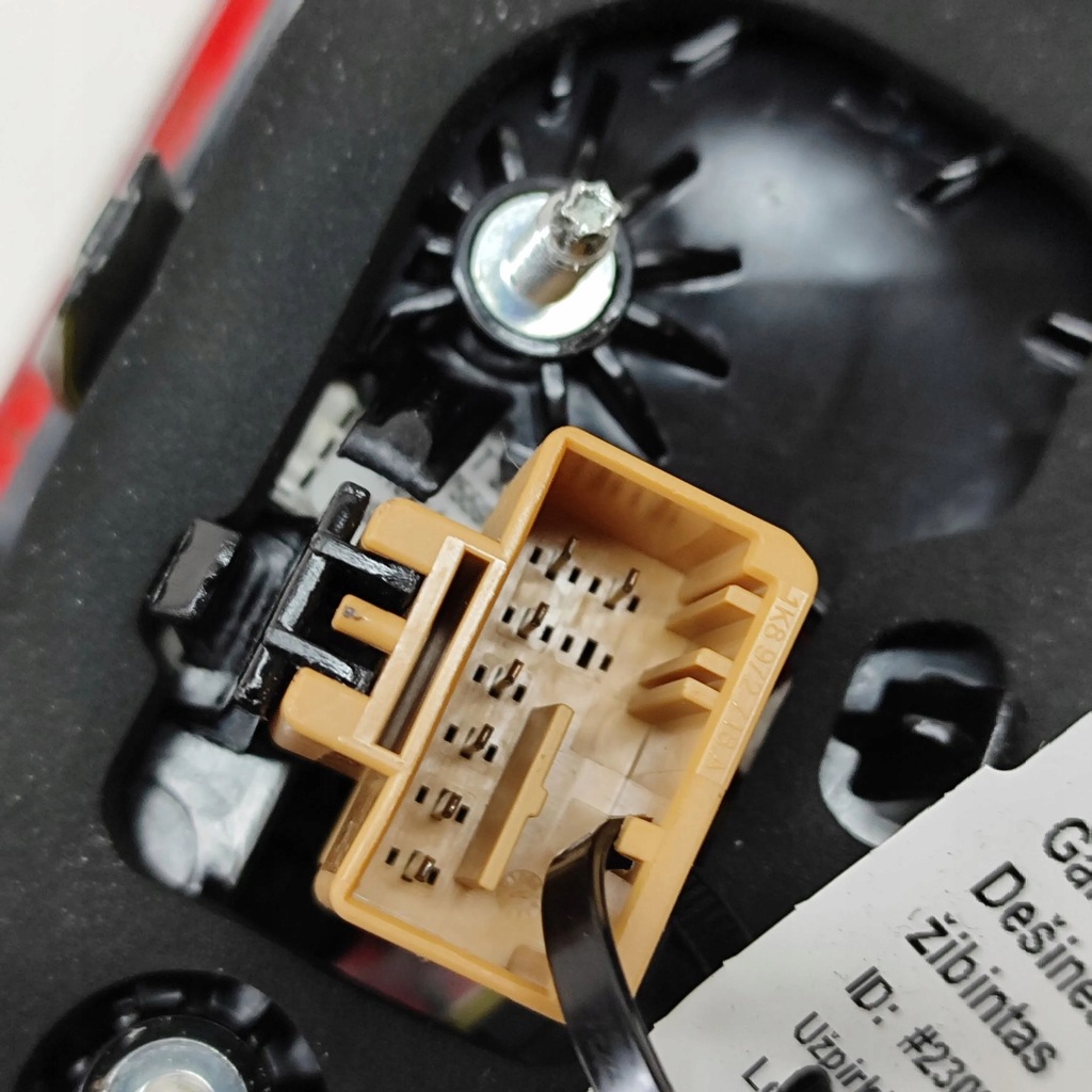 фото №6, Seat tarraco 2023 правая сторона лампы задний крышки багажника