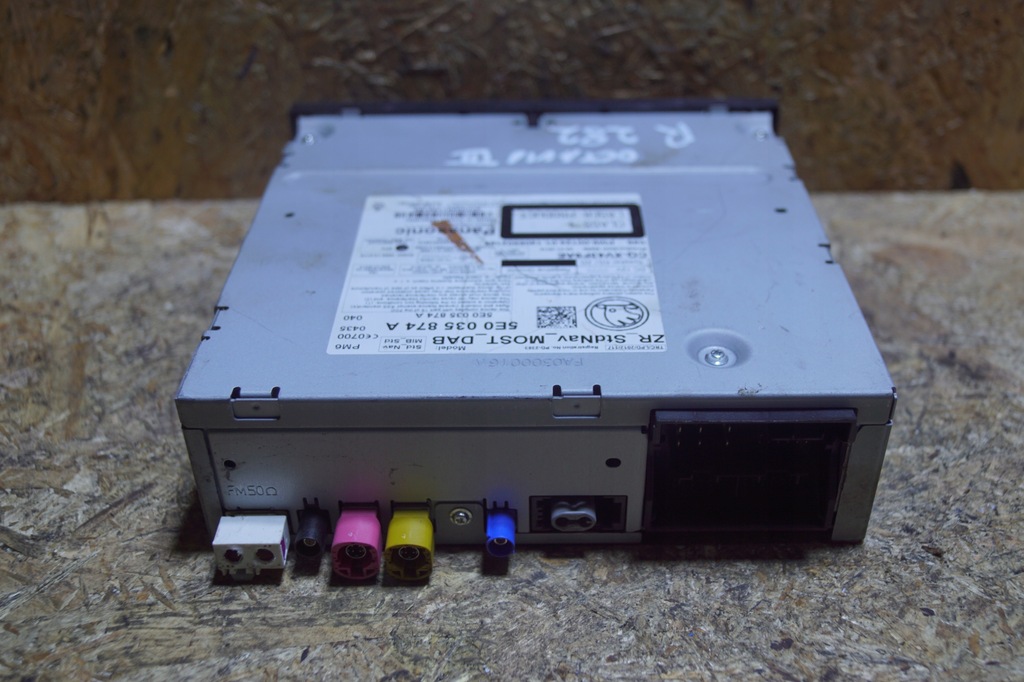 фото №9, Зчитувач skoda мультимедіа octavia iii 5e0035874a