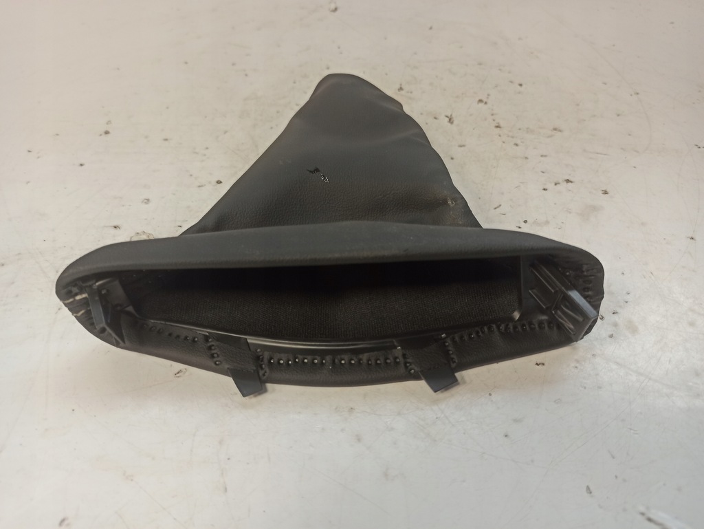 фото №11, Volvo v40 ii чехол тормоза ручного