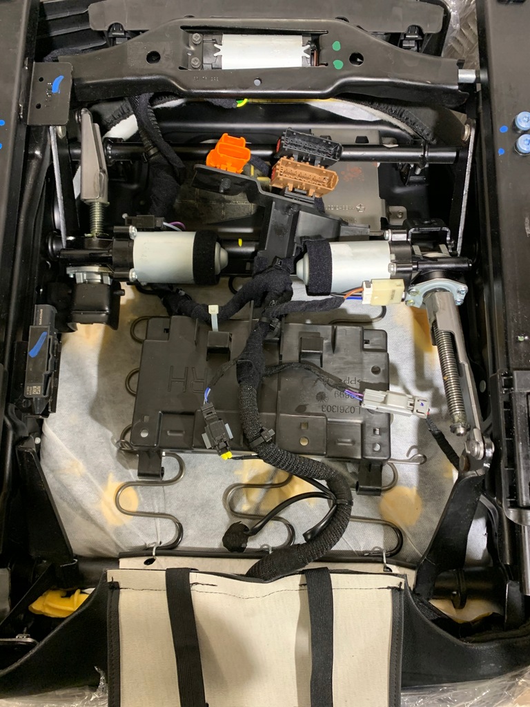 фото №14, Idealne kpl.fotele заднє сидіння шкіра maserati levante 1