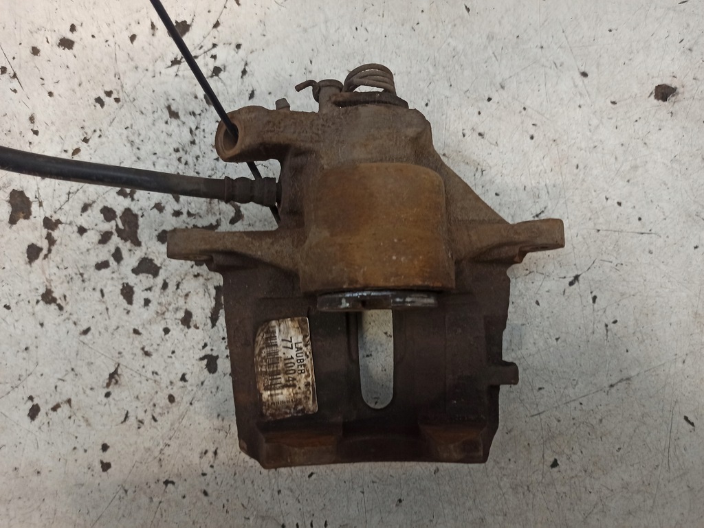 фото №9, Citroen c5 1 i 2.0 hdi суппорт тормозной левый перед