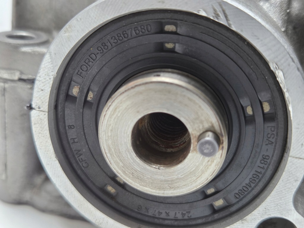 Кришка розподільного валу касета toyota 1.5 blue hdi peugeot opel 9812647280 Зі Шроту