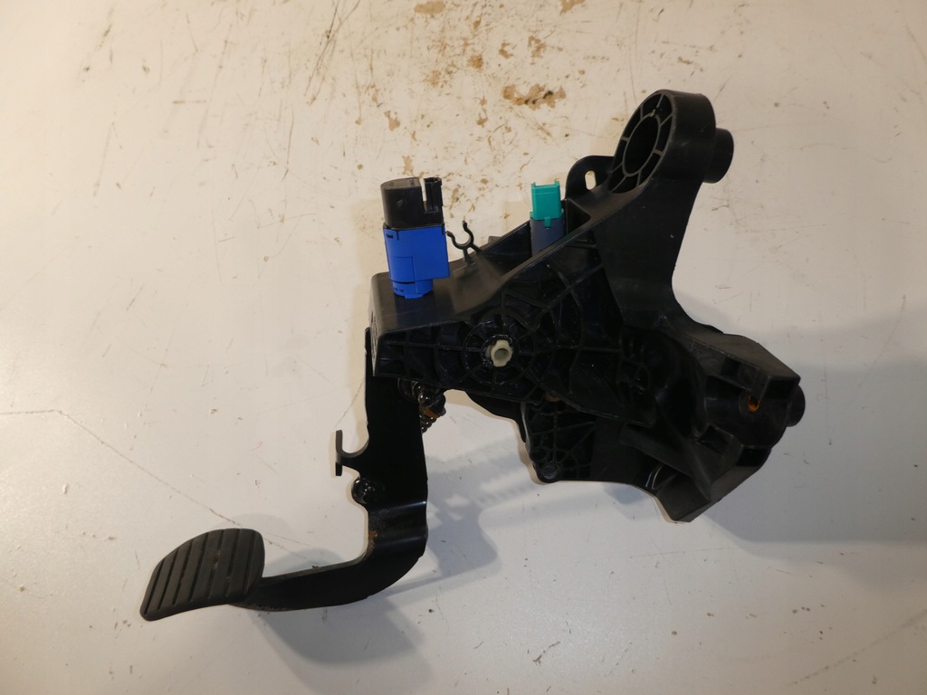 фото №1, Педаль сцепления renault trafic iii 14017095