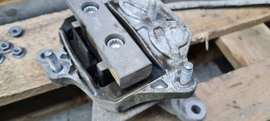 фото №10, A5 8w кронштейн кронштейн коробки передач 2.0 tdi 8w0399262ae a4 b9 8w