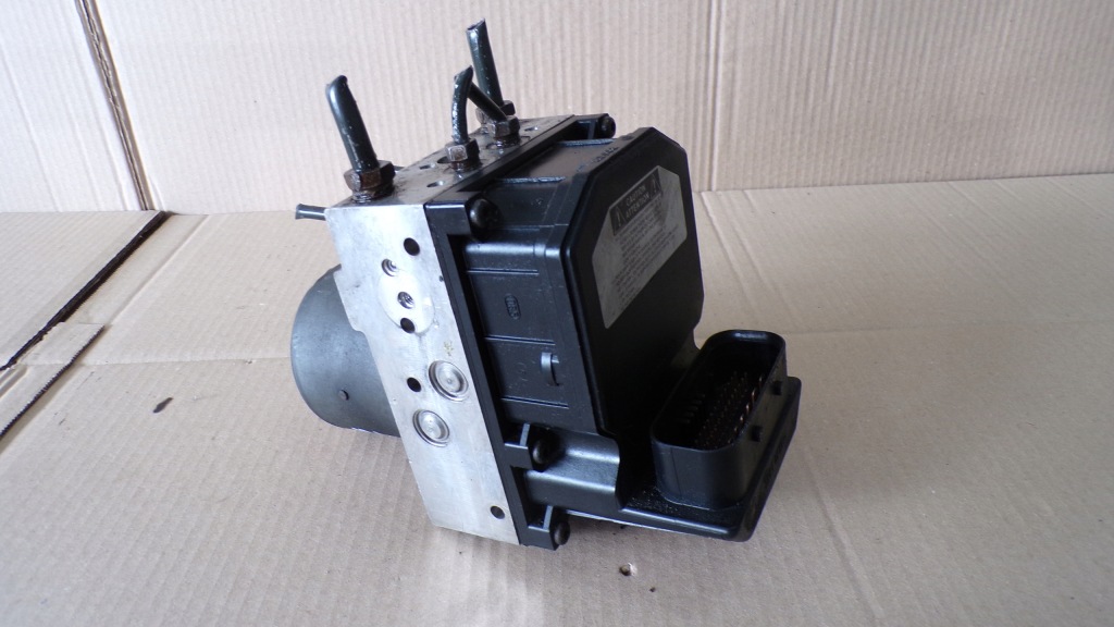 фото №1, Toyota avensis t25 насос abs 0265225228