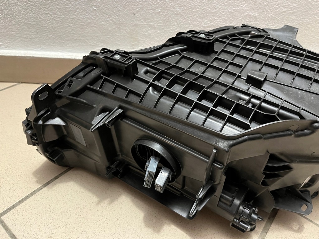 Лампа передняя перед левая volvo xc40 xc-40 lift full led 22- 32338908 Оригинал