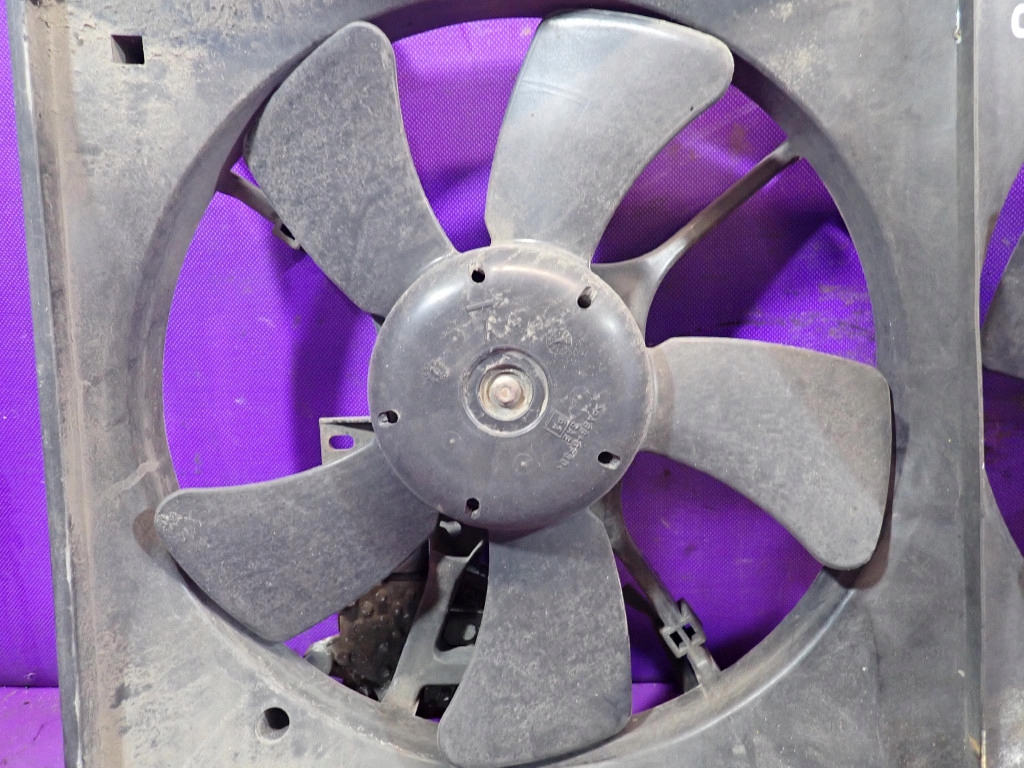 Mitsubishi lancer vii 00-05 1.6 вентилятор радіатора 1c23119700 Зі Шроту