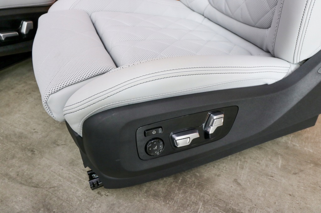 Bmw x7 g07 lci салон сиденья заднее сиденье 3 ряды память подогрев silverstone 1 km в Украине