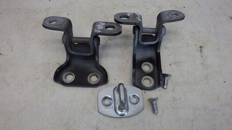 фото №1, Петля петлі засувка двері правий перед toyota rav4 iii петлі двері rav4