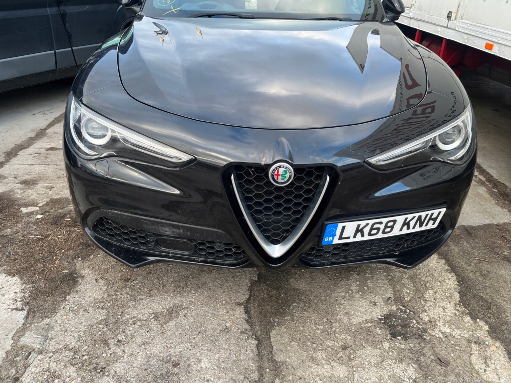 фото №4, Alfa romeo stelvio чверть ліва передня поріг блок двигуна частини 2018-