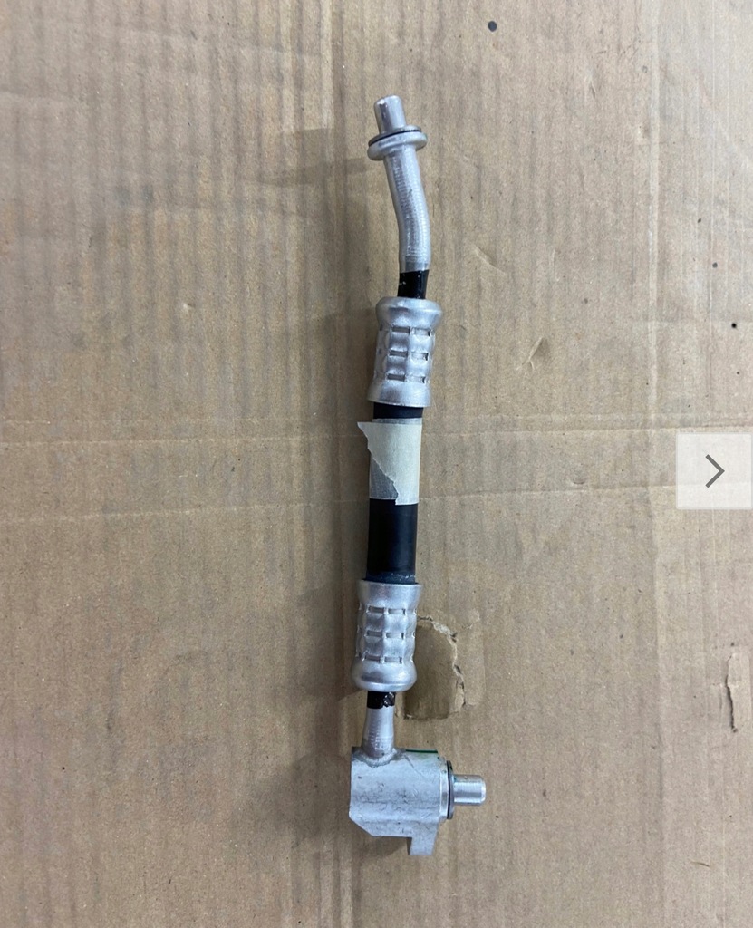 фото №1, Шланг кондиционера evoque l8d2-8d310-ab