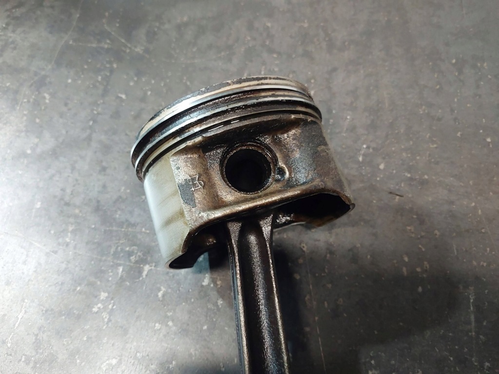 Поршень с шатун bmw 3 e46 316i 1.9 m43tub19 194e1 Киев