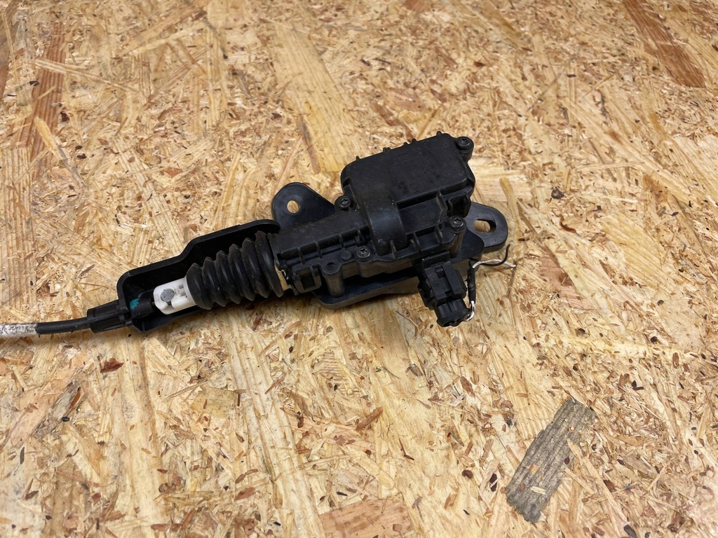 фото №8, Замок крепление засов привод трос капот tesla model y 1500397-00-e 2020-