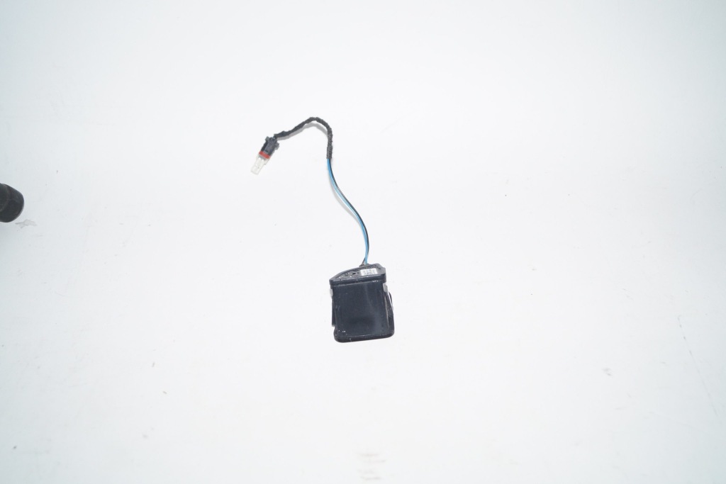 фото №4, Audi a4 a5 rs5 лампа ассистент переключения поперечина движения 8f2949146