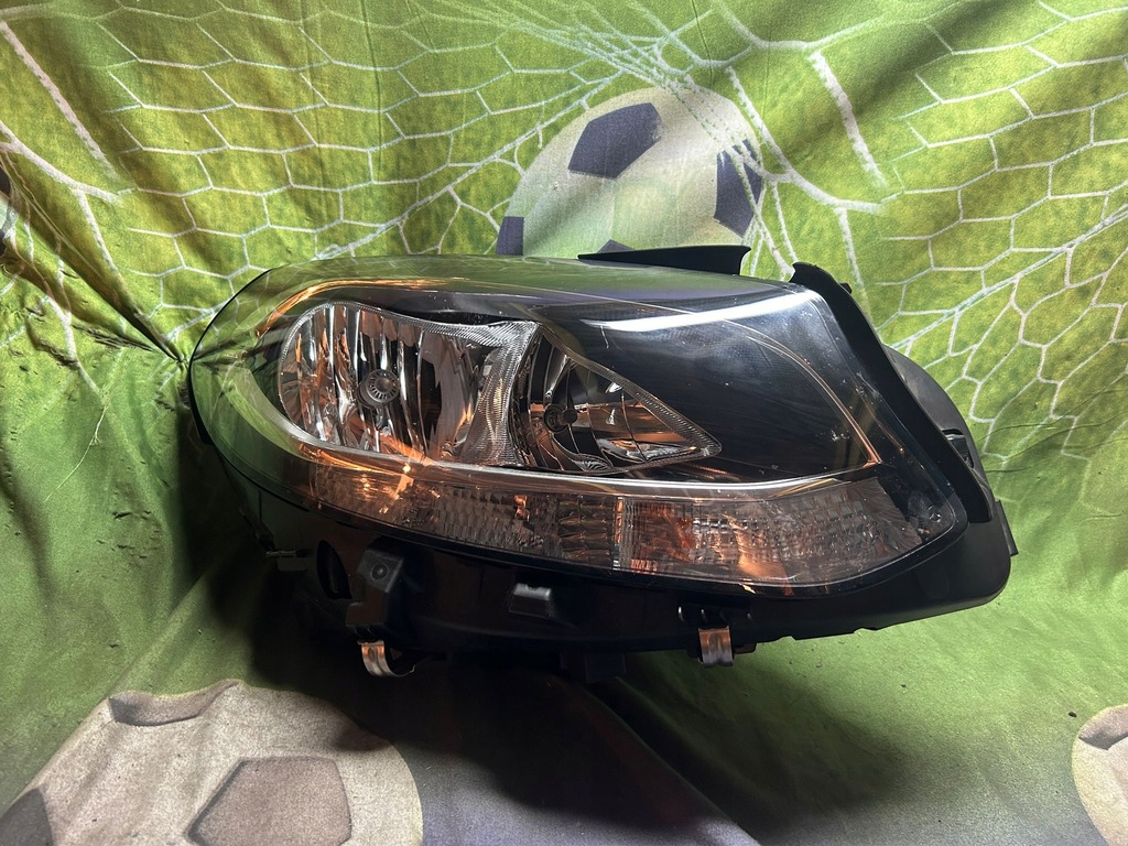 фото №1, Mercedes b w246 лампа права перед a2468205461