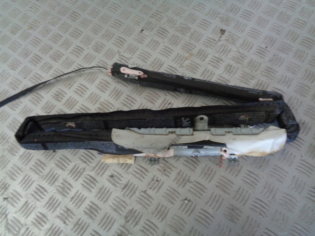 Купить Peugeot 308 t7 шторка безопасности правый