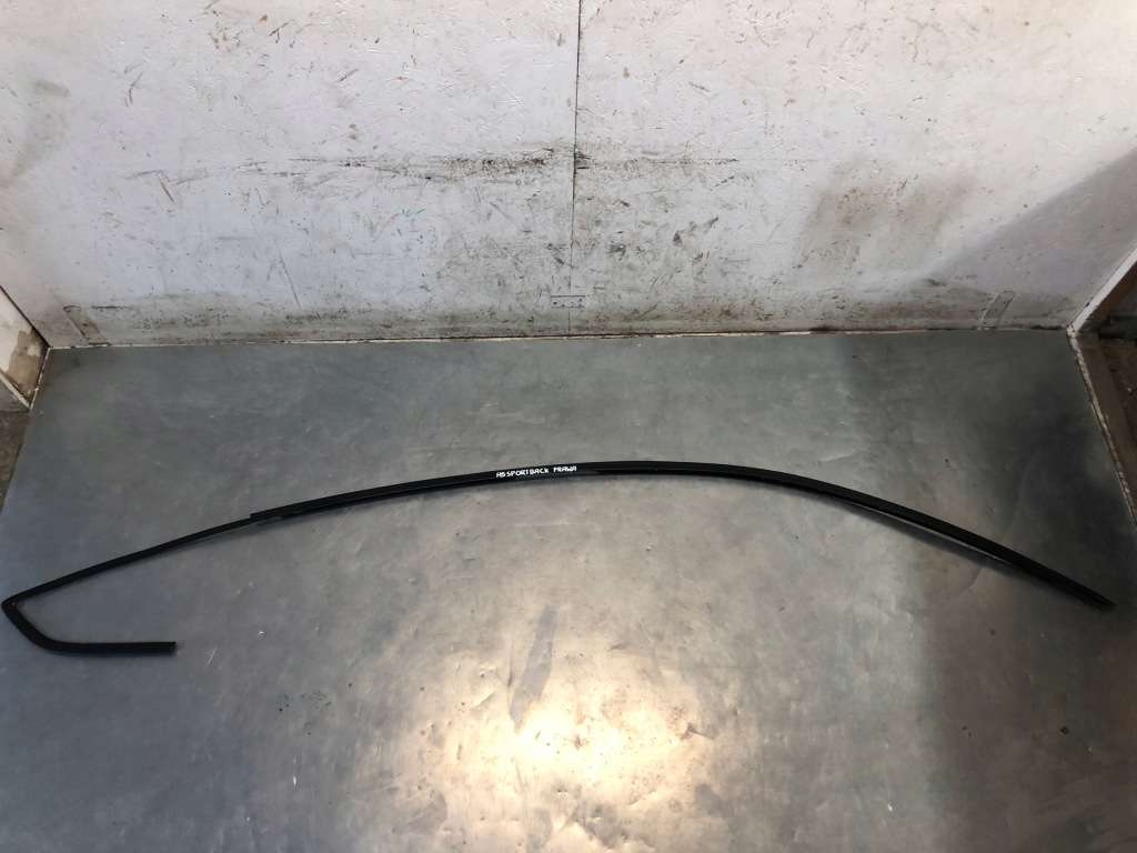 фото №1, Молдинг кузовная правая a5 sportback czarna матовая 8t8853704