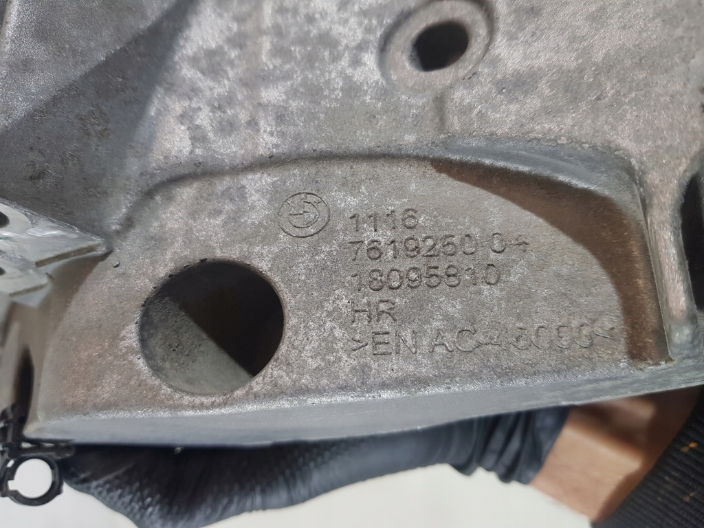 Кронштейн генератора 7619250 bmw f30 f31 f10 f11 x3 2.0d b47d20a с Разборки