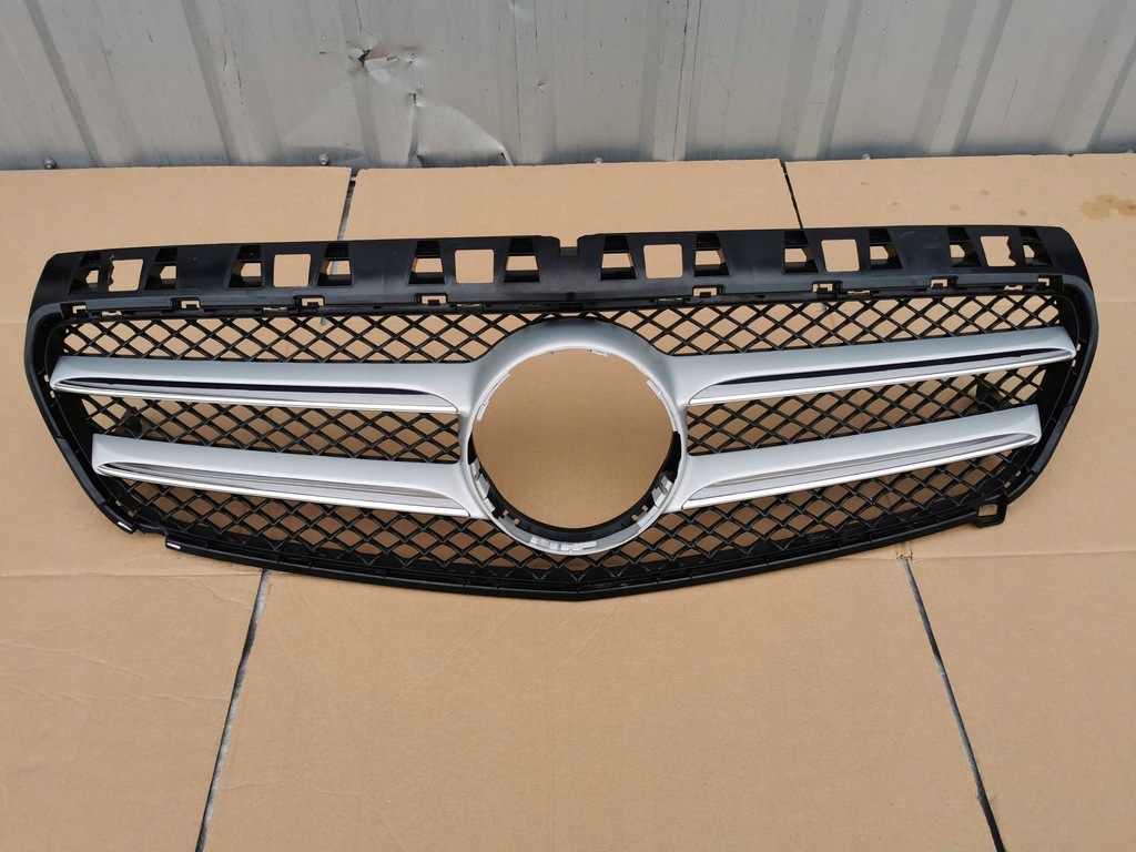 фото №1, Mercedes a-klasa w176 решётка радиатора b.ładny решётка радиатора a1768880260