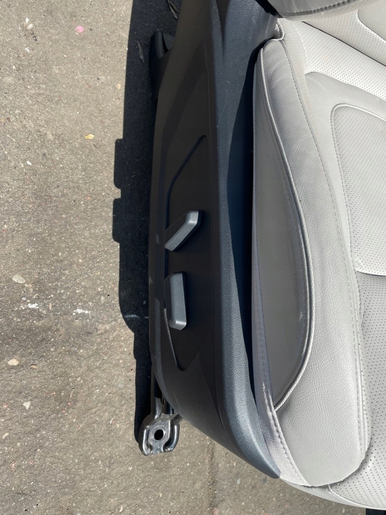 фото №7, Hyundai tucson iv сидіння сидіння підігрів вентильовані обшивки комплект світлий