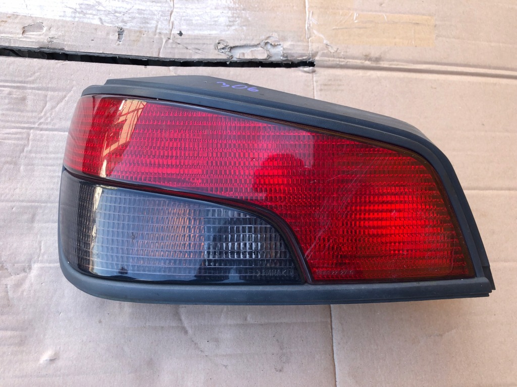 фото №1, Левая лампа задняя задняя peugeot 306 hb задняя левый 93-97