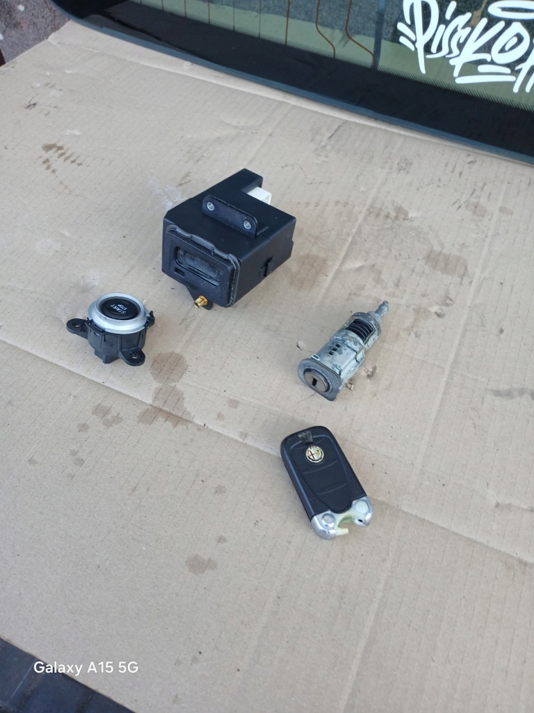 Замок зажигания вкладка ключ оригинал alfa romeo 159 с Разборки