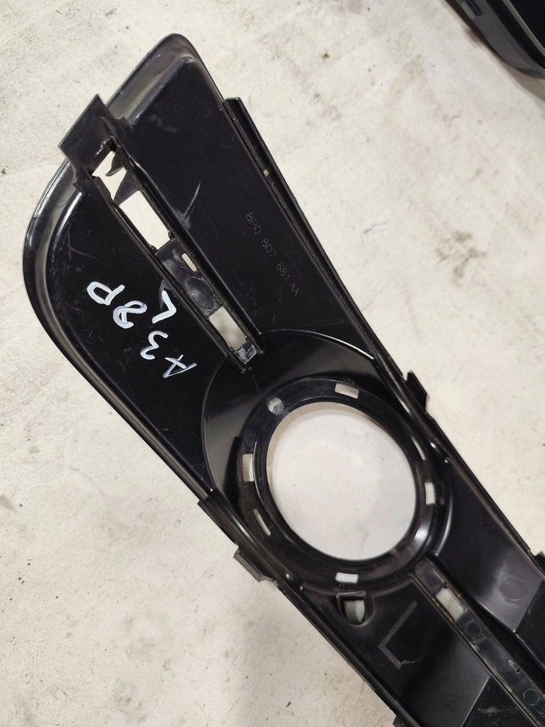 Audi a3 8p lift 09- левый перед левая решётка бампера оригинал wlkp Недорого