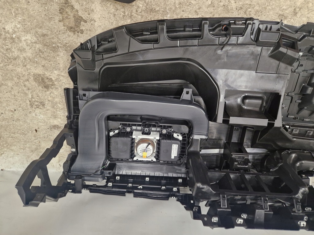 фото №7, Панель приладів консоль панель приладів vw id4 id.4 id 4 czerwona нитка подушки безпеки демонтаж