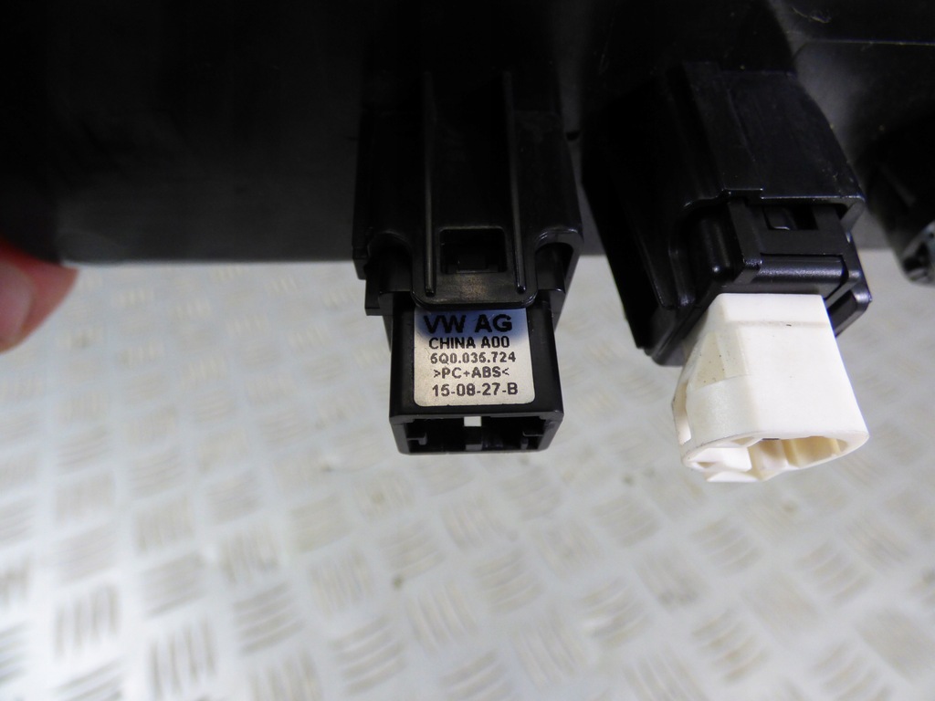 фото №8, Панель aux usb прикуриватель kpl skoda fabia iii