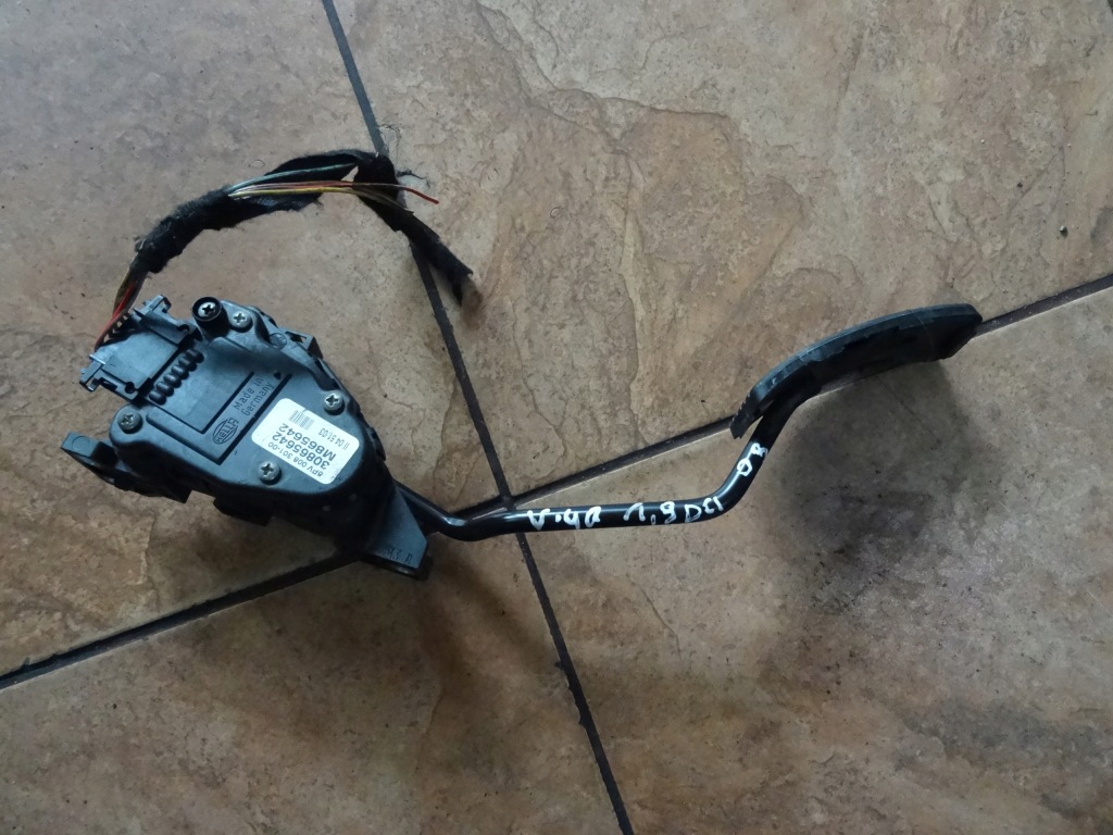 фото №1, Volvo v40 1.9dci педаль потенциометр газа 30865642